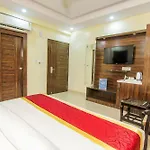 Hotel O Gratos Inn
